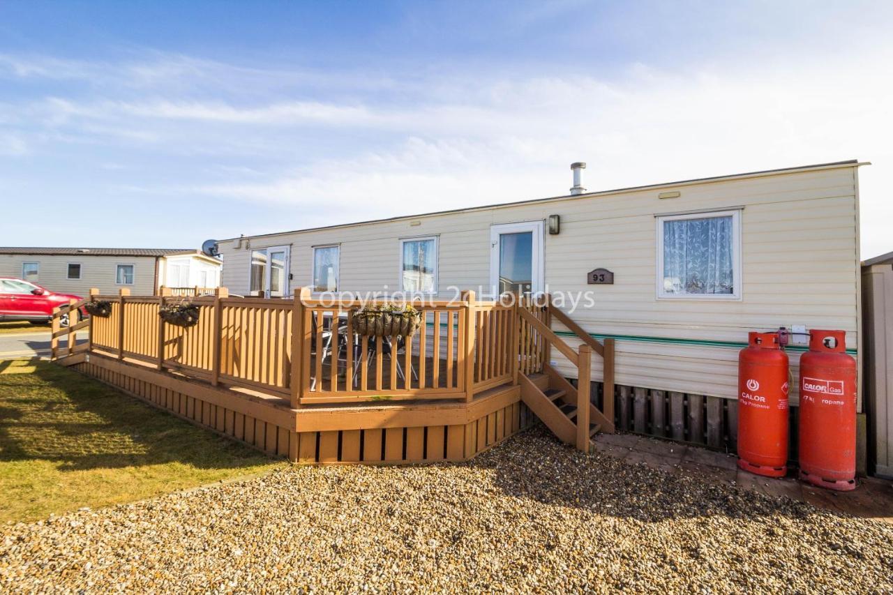 8 Berth Caravan For Hire By The Beach Many Attractions In Suffolk Ref 40093Nd Lowestoft Exterior photo